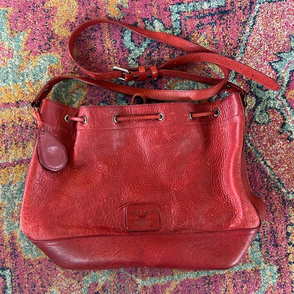 Will Leather Goods | Women’s Red Pebbled Leather Drawstring Hobo Crossbody Bag - Picture 4 of 15
